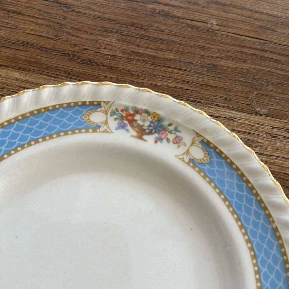 Vintage HTF Johnson Bros. Belvedere plate, Stamped Old English 6 inch